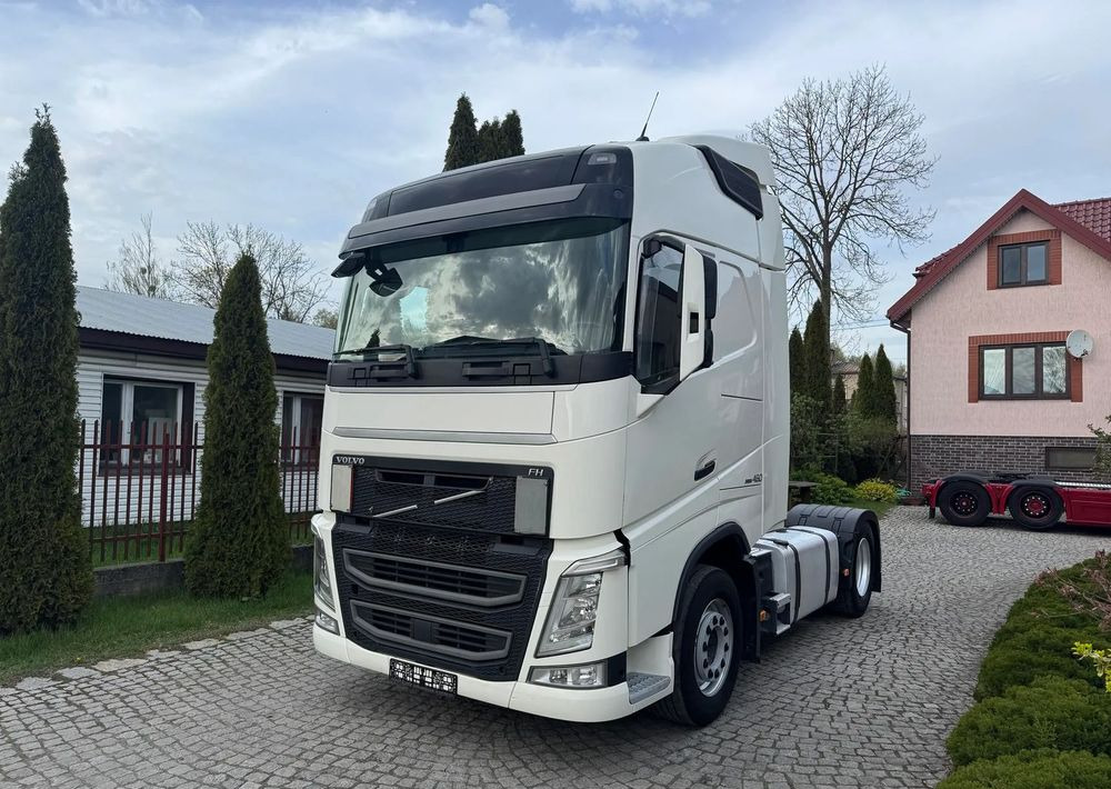 Volvo FH GLOBETROTTER - Sadulveok: pilt 1 Volvo FH GLOBETROTTER - Sadulveok: pilt 1