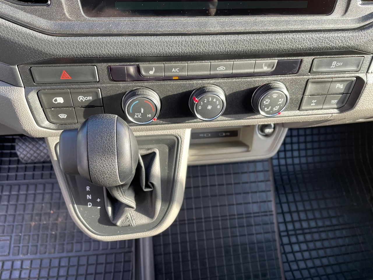 Auto MAN TGE 3.180 L3H3 MIXTO 4x4 AUTOM DIFF AHK ACC NAV: pilt 21