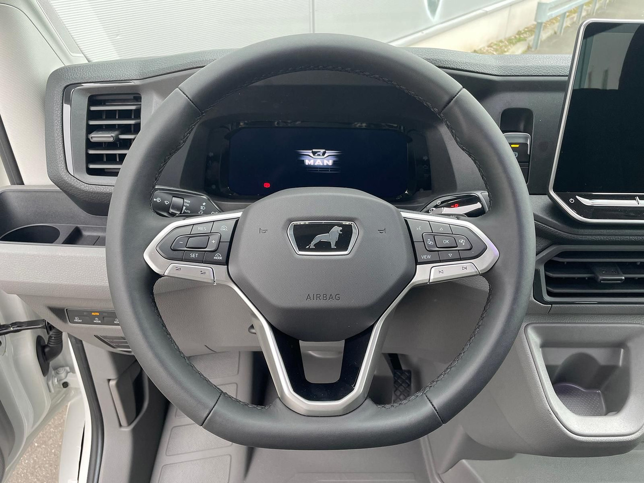 Auto MAN TGE 3.180 L4H3 MIXTO 4x4 Autom STANDH LED KAMERA: pilt 14 Auto MAN TGE 3.180 L4H3 MIXTO 4x4 Autom STANDH LED KAMERA: pilt 14