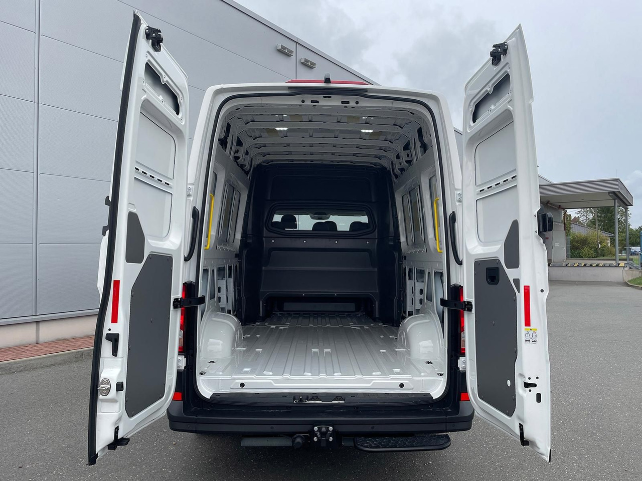 Auto MAN TGE 3.180 L4H3 MIXTO 4x4 Autom STANDH LED KAMERA: pilt 11 Auto MAN TGE 3.180 L4H3 MIXTO 4x4 Autom STANDH LED KAMERA: pilt 11