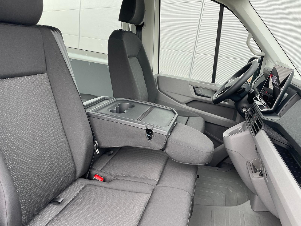 Auto MAN TGE 3.180 L4H3 MIXTO 4x4 Autom STANDH LED KAMERA: pilt 28 Auto MAN TGE 3.180 L4H3 MIXTO 4x4 Autom STANDH LED KAMERA: pilt 28