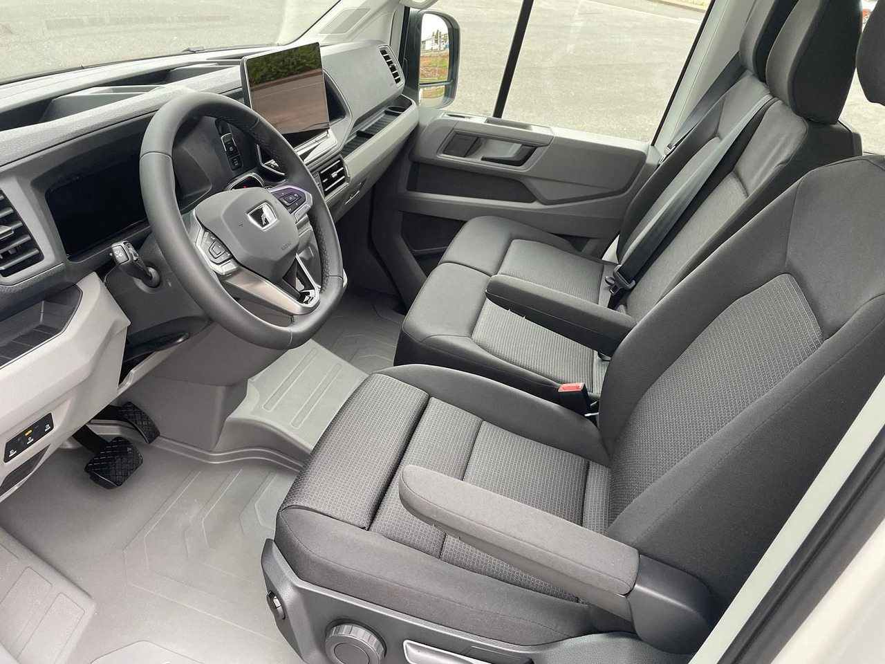 Auto MAN TGE 3.180 L4H3 MIXTO 4x4 Autom STANDH LED KAMERA: pilt 25 Auto MAN TGE 3.180 L4H3 MIXTO 4x4 Autom STANDH LED KAMERA: pilt 25