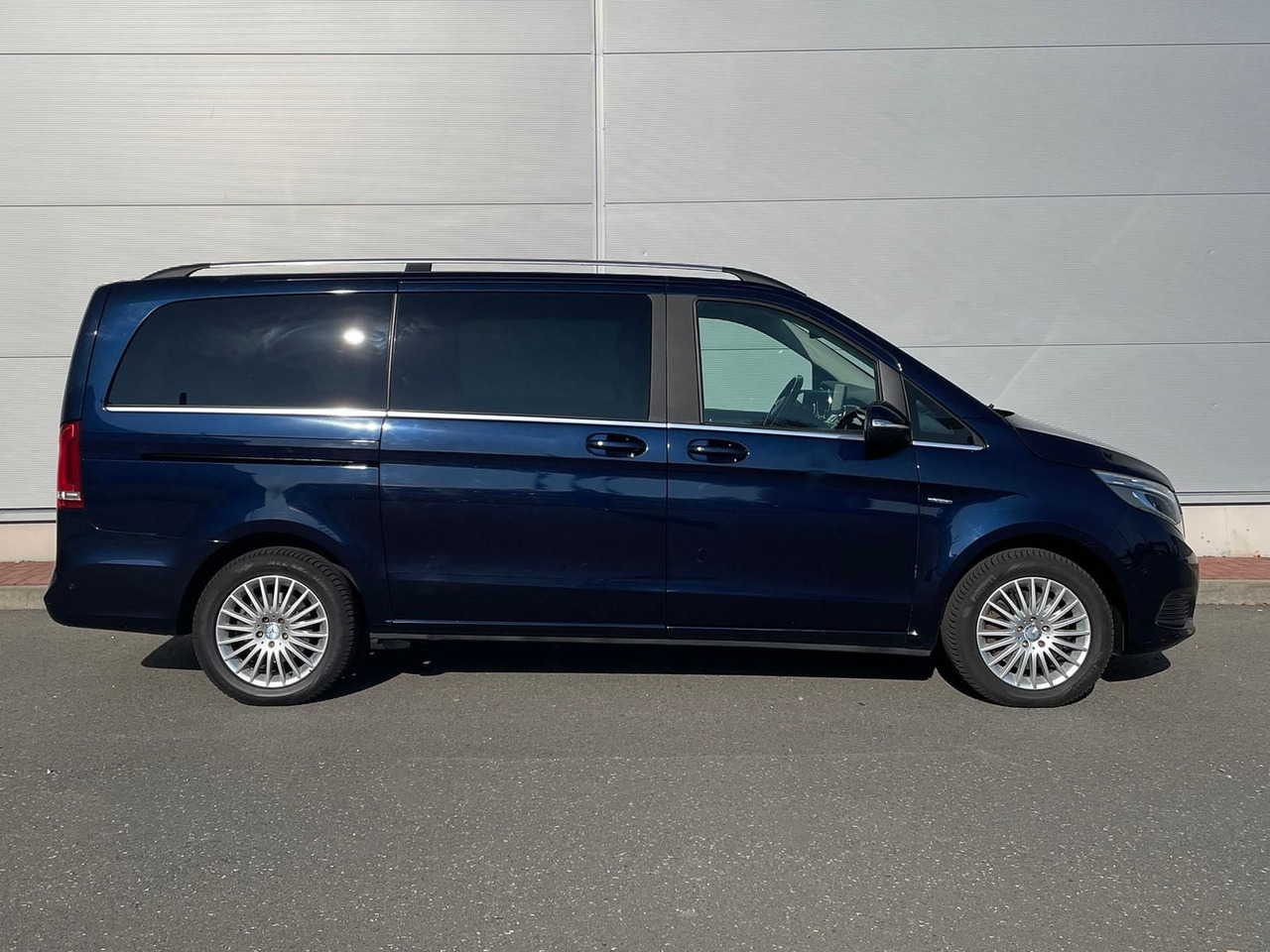Mercedes-Benz V 250 d Avantgarde 360°KAMERA LED ALLRAD - Mikrobuss: pilt 5 Mercedes-Benz V 250 d Avantgarde 360°KAMERA LED ALLRAD - Mikrobuss: pilt 5