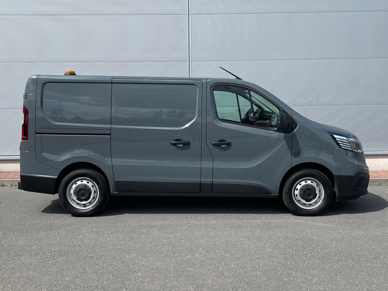 Renault Trafic Kasten RED EDITION L1H1 AHK LED DAB MFL - Mikrobuss: pilt 5 Renault Trafic Kasten RED EDITION L1H1 AHK LED DAB MFL - Mikrobuss: pilt 5