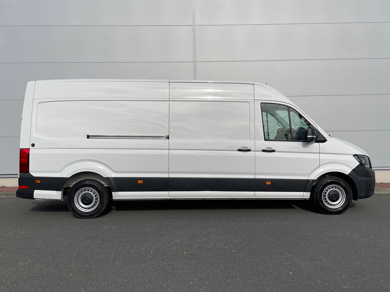 Volkswagen Crafter Kasten 35 L4H3 Autom. NAVI KAMERA KLIMA - Mikrobuss: pilt 5 Volkswagen Crafter Kasten 35 L4H3 Autom. NAVI KAMERA KLIMA - Mikrobuss: pilt 5