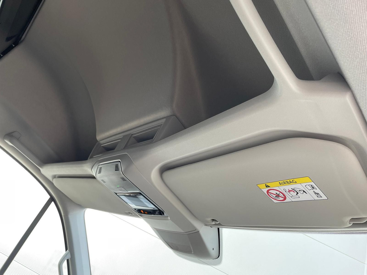 Kaubik Volkswagen Crafter Kasten 35 L4H3 KAMERA KLIMA DAB: pilt 26 Kaubik Volkswagen Crafter Kasten 35 L4H3 KAMERA KLIMA DAB: pilt 26