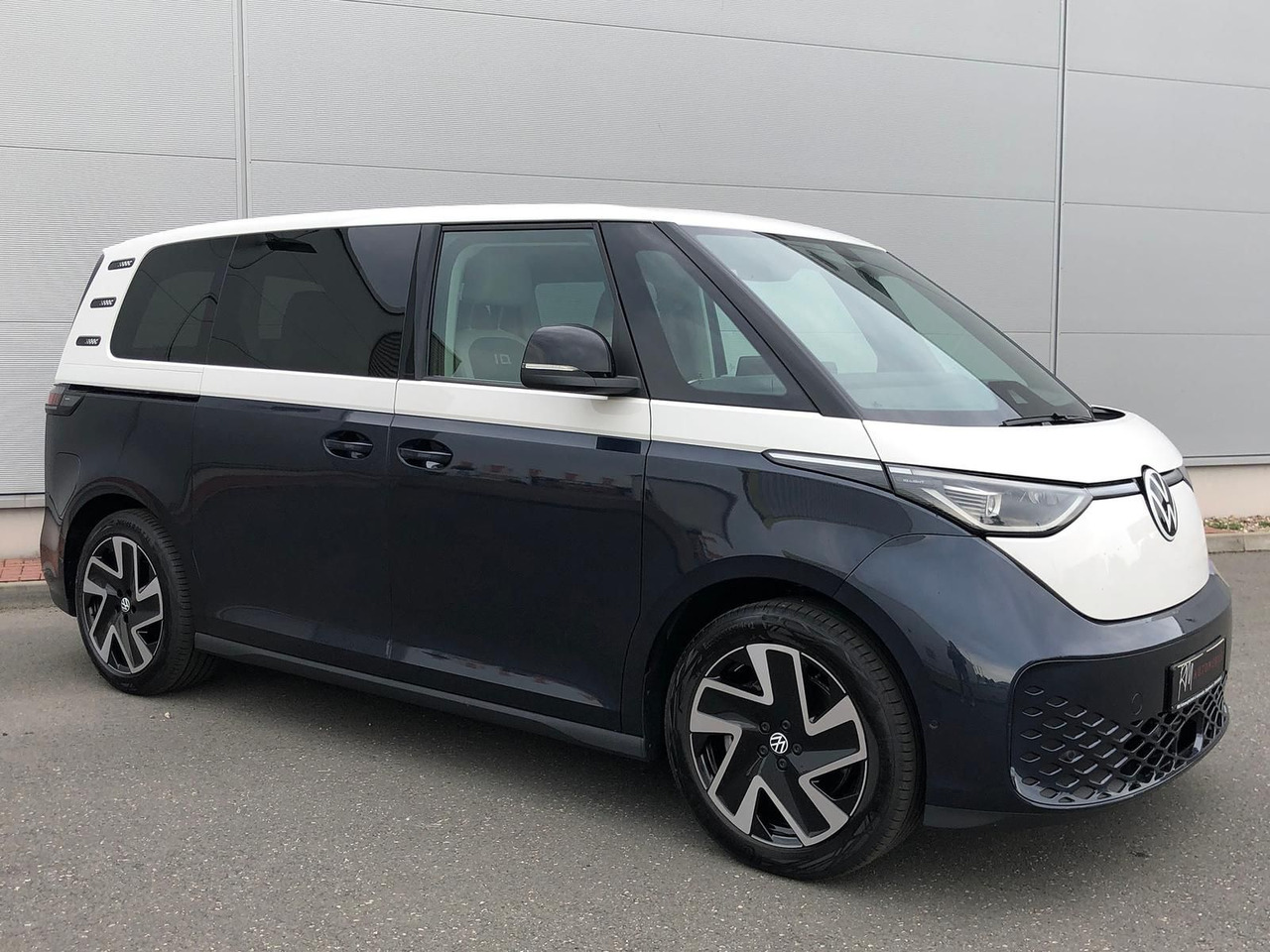 Volkswagen ID. Buzz 150 kW Pro AHK ACC MATRIX LED KEYLESS - Mikrobuss, Elektrikaubik: pilt 2 Volkswagen ID. Buzz 150 kW Pro AHK ACC MATRIX LED KEYLESS - Mikrobuss, Elektrikaubik: pilt 2