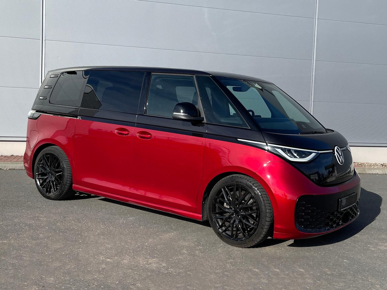 Volkswagen ID.Buzz KW Fahrwerk LM Felgen KLIMA PDC ACC DAB - Mikrobuss, Elektrikaubik: pilt 1 Volkswagen ID.Buzz KW Fahrwerk LM Felgen KLIMA PDC ACC DAB - Mikrobuss, Elektrikaubik: pilt 1