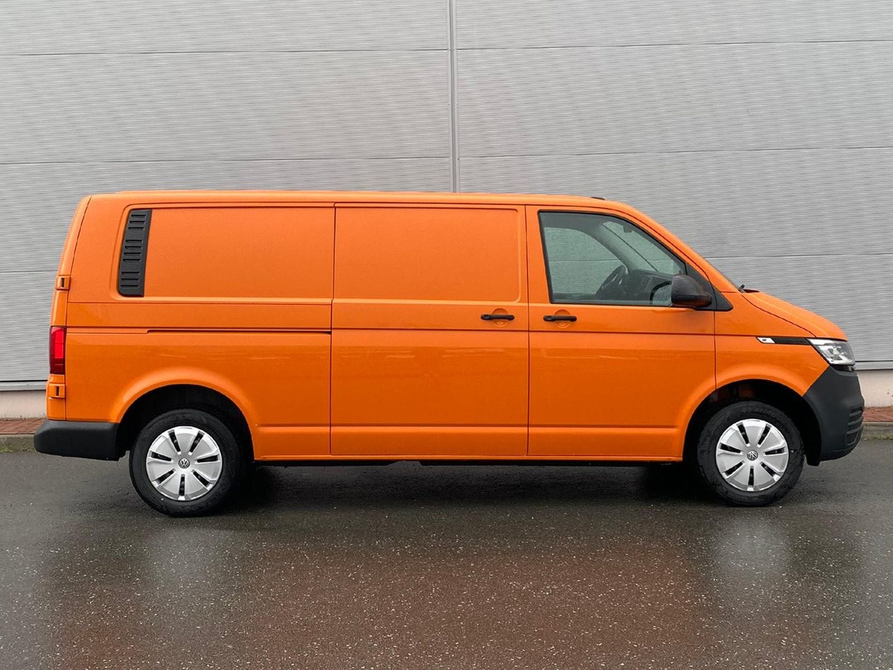 Volkswagen T6.1 Transporter Kasten lang LED PDC KLIMA SITZH - Auto: pilt 5 Volkswagen T6.1 Transporter Kasten lang LED PDC KLIMA SITZH - Auto: pilt 5
