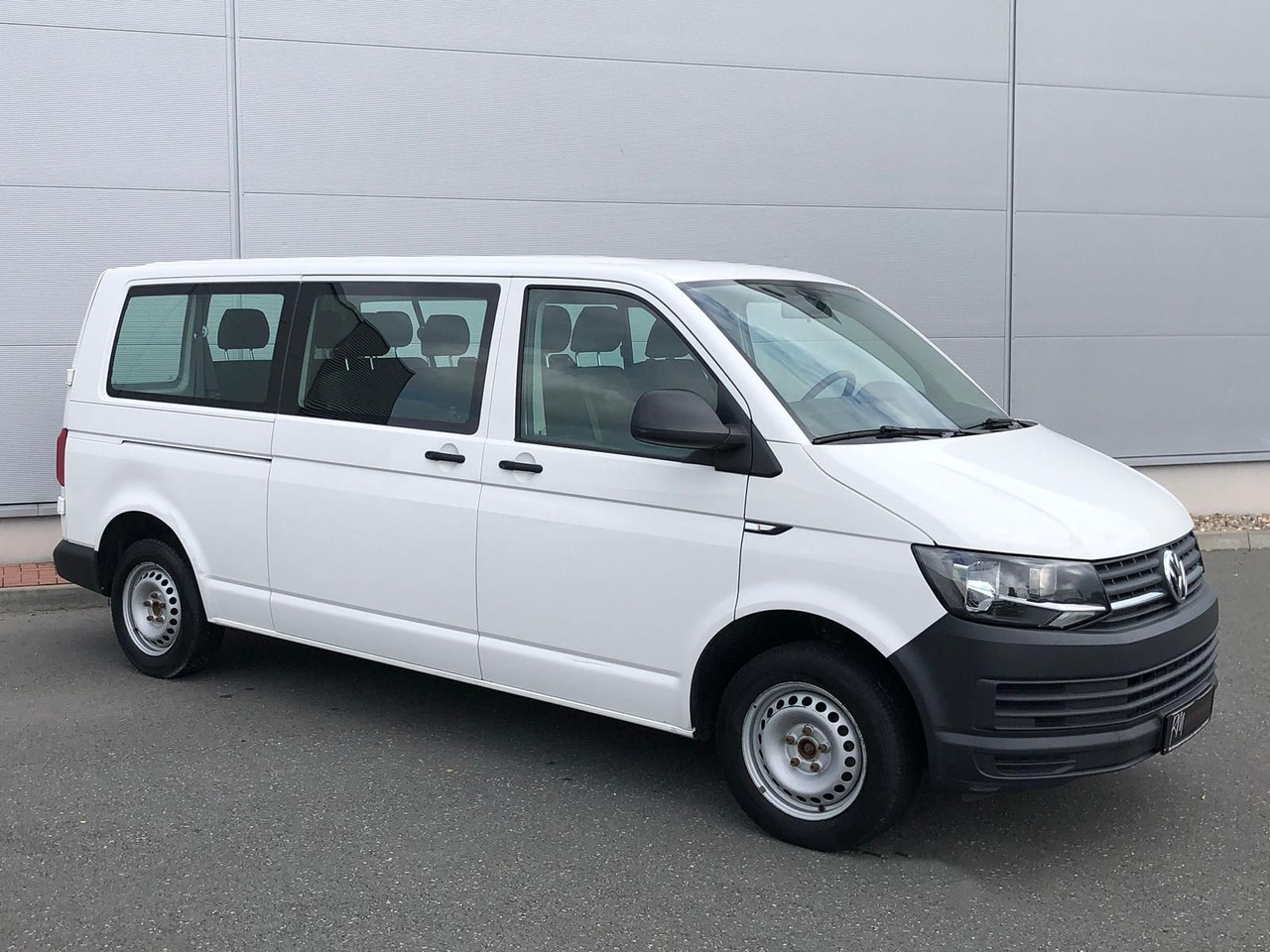 Volkswagen T6 Transporter 2.0 TDI Kombi lang 9-SITZE TEMP - Auto: pilt 2 Volkswagen T6 Transporter 2.0 TDI Kombi lang 9-SITZE TEMP - Auto: pilt 2