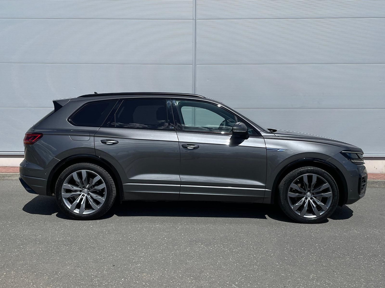 Volkswagen Touareg 4.0 V8 TDI One Million 4M LEDER AHK ACC - Maastur: pilt 5 Volkswagen Touareg 4.0 V8 TDI One Million 4M LEDER AHK ACC - Maastur: pilt 5