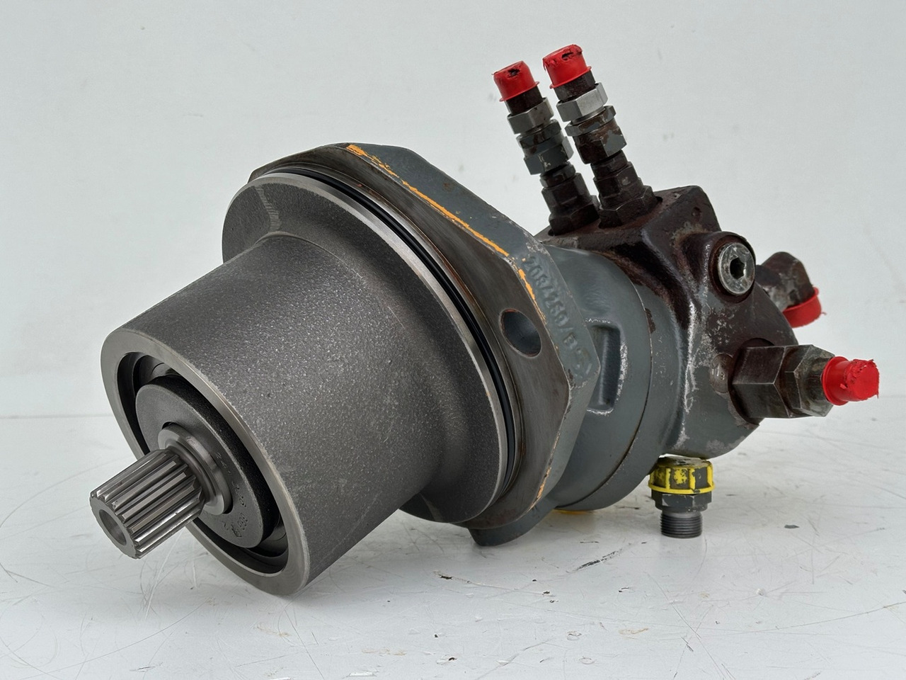 LIEBHERR Konstantmotor mit ID-Nr.10036220-ID-Nr.10225632-ID-Nr.512240214 – Hydromatik Rexroth Axialkolbenmotor Nr.2065772 Typ:A2FE90/61W-VZL192J-S. R954TR-663,HS835HD,HS853HD,LB24,LRB255. #21493811.DK# - Hüdrauliline mootor - Ekskavaator: pilt 1 LIEBHERR Konstantmotor mit ID-Nr.10036220-ID-Nr.10225632-ID-Nr.512240214 – Hydromatik Rexroth Axialkolbenmotor Nr.2065772 Typ:A2FE90/61W-VZL192J-S. R954TR-663,HS835HD,HS853HD,LB24,LRB255. #21493811.DK# - Hüdrauliline mootor - Ekskavaator: pilt 1