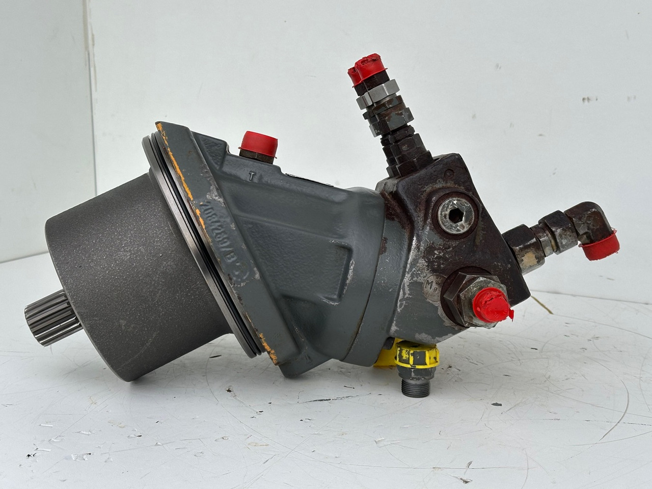 LIEBHERR Konstantmotor mit ID-Nr.10036220-ID-Nr.10225632-ID-Nr.512240214 – Hydromatik Rexroth Axialkolbenmotor Nr.2065772 Typ:A2FE90/61W-VZL192J-S. R954TR-663,HS835HD,HS853HD,LB24,LRB255. #21493811.DK# - Hüdrauliline mootor - Ekskavaator: pilt 5 LIEBHERR Konstantmotor mit ID-Nr.10036220-ID-Nr.10225632-ID-Nr.512240214 – Hydromatik Rexroth Axialkolbenmotor Nr.2065772 Typ:A2FE90/61W-VZL192J-S. R954TR-663,HS835HD,HS853HD,LB24,LRB255. #21493811.DK# - Hüdrauliline mootor - Ekskavaator: pilt 5