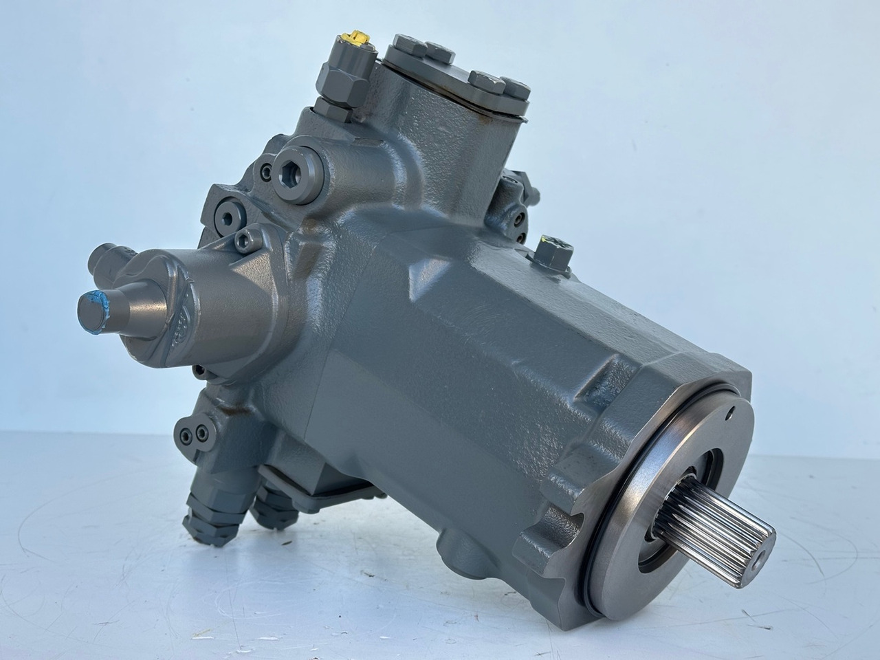 LIEBHERR - LINDE Original Hydromotor Typ:HMF75-02 2560 G 03 mit ID-Nr.10007106. A914 B-LI, A914 LI, A924 B-LI, A924 LI, MG15, MBG12, MG20, MFG10, BG12H #HYX293G00103# - Hüdrauliline mootor - Ratastel ekskavaator: pilt 2 LIEBHERR - LINDE Original Hydromotor Typ:HMF75-02 2560 G 03 mit ID-Nr.10007106. A914 B-LI, A914 LI, A924 B-LI, A924 LI, MG15, MBG12, MG20, MFG10, BG12H #HYX293G00103# - Hüdrauliline mootor - Ratastel ekskavaator: pilt 2