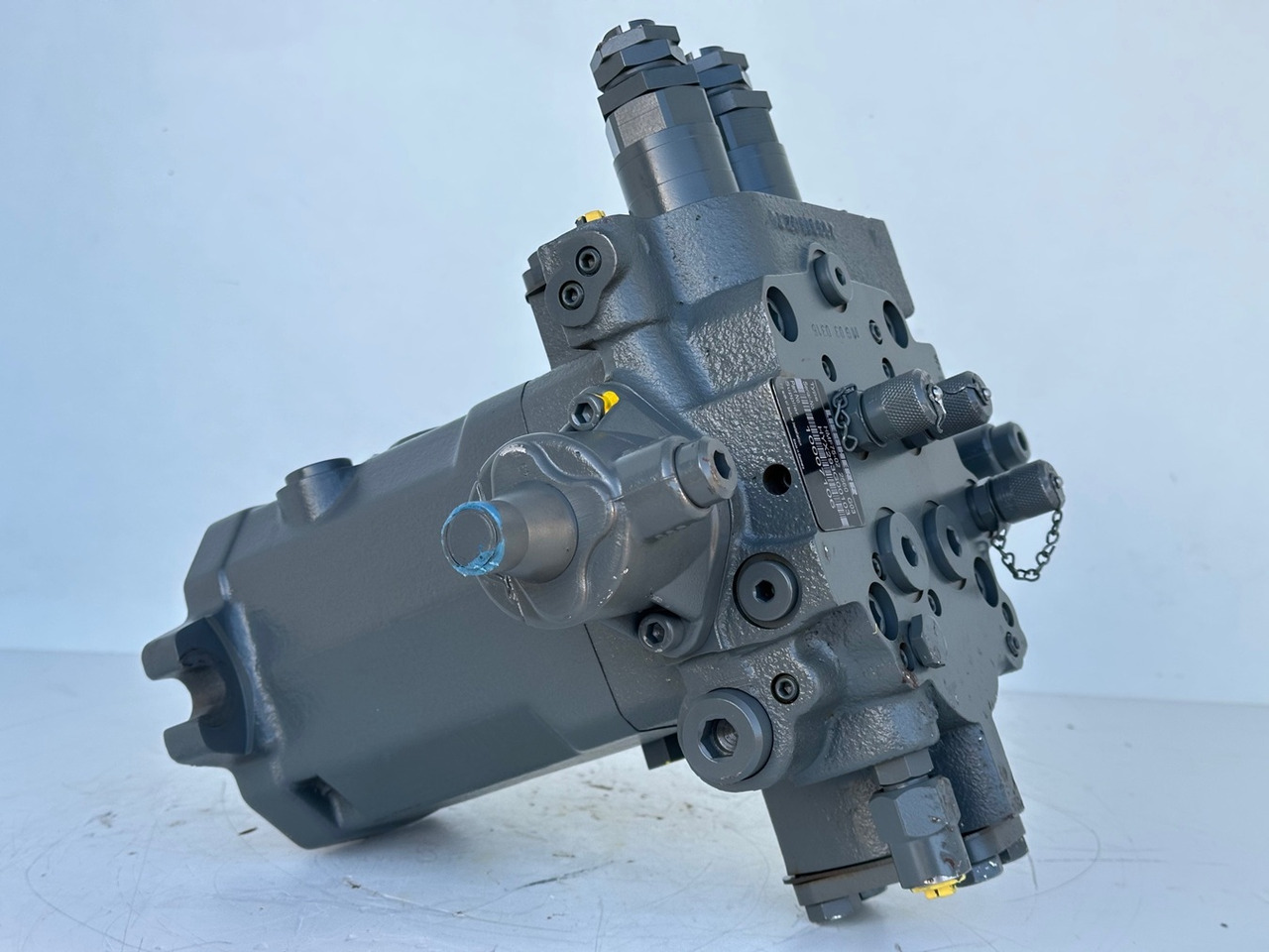 LIEBHERR - LINDE Original Hydromotor Typ:HMF75-02 2560 G 03 mit ID-Nr.10007106. A914 B-LI, A914 LI, A924 B-LI, A924 LI, MG15, MBG12, MG20, MFG10, BG12H #HYX293G00103# - Hüdrauliline mootor - Ratastel ekskavaator: pilt 4 LIEBHERR - LINDE Original Hydromotor Typ:HMF75-02 2560 G 03 mit ID-Nr.10007106. A914 B-LI, A914 LI, A924 B-LI, A924 LI, MG15, MBG12, MG20, MFG10, BG12H #HYX293G00103# - Hüdrauliline mootor - Ratastel ekskavaator: pilt 4