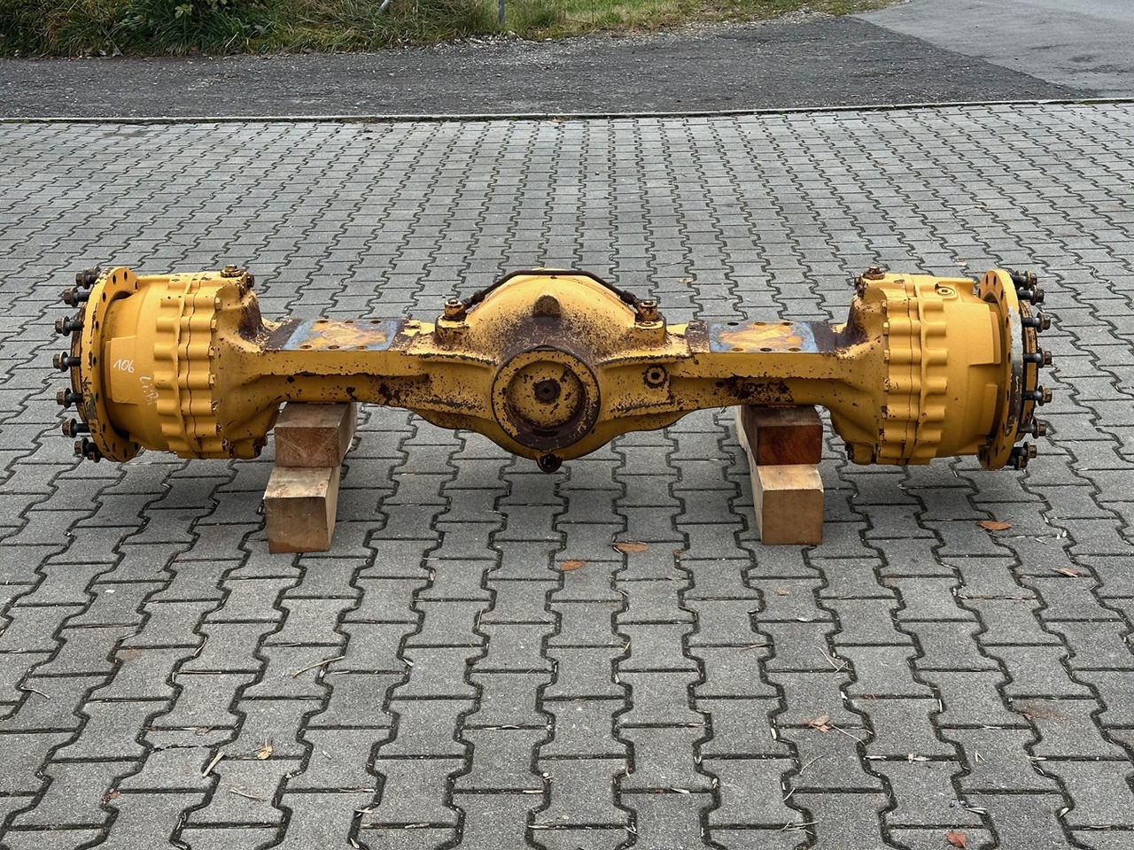 LIEBHERR Original Vorderachse-Planetenstarrachse Typ:MT-L3085/DKV-P4. ID-Nr.10022956 – ID-Nr.10045102 – ID-Nr.10425798. L544-443, L544-445, L550-456. #10425798.1791457# - Esitelg - Rataslaadur: pilt 4 LIEBHERR Original Vorderachse-Planetenstarrachse Typ:MT-L3085/DKV-P4. ID-Nr.10022956 – ID-Nr.10045102 – ID-Nr.10425798. L544-443, L544-445, L550-456. #10425798.1791457# - Esitelg - Rataslaadur: pilt 4