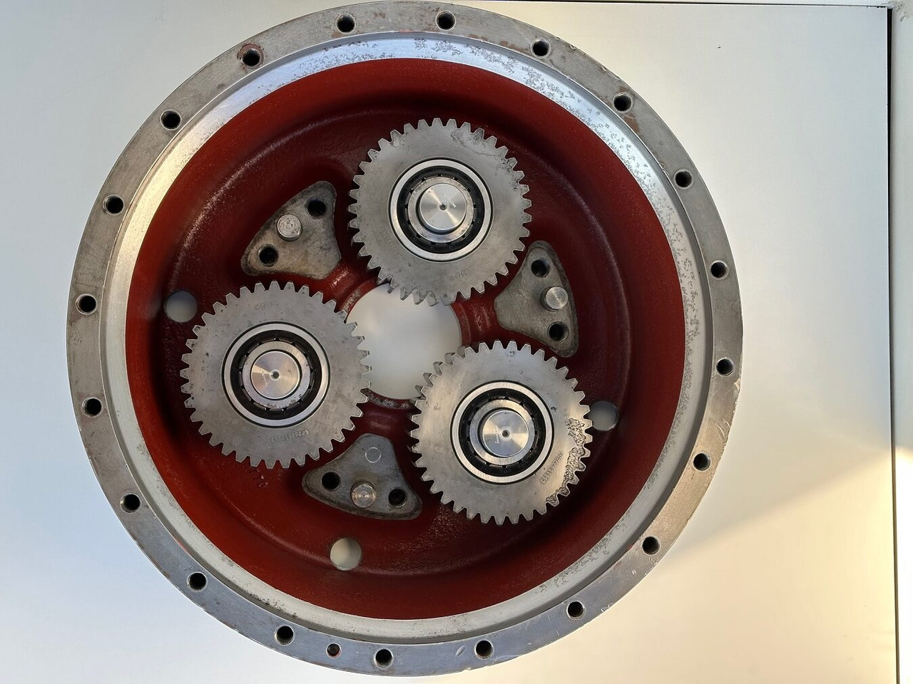 Liebherr Abtriebsglocke ID-Nr.90014797 mit Planetenrad ID-Nr.944451103. Typ:FAT400F537 - FAT450F541 - FAT450F567. Typ:PR72605LGP, PR72605XL, PR7264FLGP, PR7264FXL, PR726LGP, PR726XL. #FAT450F.01.03# - Veomootor - Ehitusmasinad: pilt 4 Liebherr Abtriebsglocke ID-Nr.90014797 mit Planetenrad ID-Nr.944451103. Typ:FAT400F537 - FAT450F541 - FAT450F567. Typ:PR72605LGP, PR72605XL, PR7264FLGP, PR7264FXL, PR726LGP, PR726XL. #FAT450F.01.03# - Veomootor - Ehitusmasinad: pilt 4