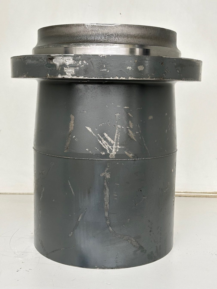 Liebherr Abtriebswellengehäuse inkl. Innenrad ID-Nr.90006015 - ID-Nr.90005980 mit Kegelrollenlager ID-Nr.746231701. SAT325/274. R946, R950, RZG390 SME. #90006015.04.11# - Pöördemootor - Lintekskavaator: pilt 4 Liebherr Abtriebswellengehäuse inkl. Innenrad ID-Nr.90006015 - ID-Nr.90005980 mit Kegelrollenlager ID-Nr.746231701. SAT325/274. R946, R950, RZG390 SME. #90006015.04.11# - Pöördemootor - Lintekskavaator: pilt 4