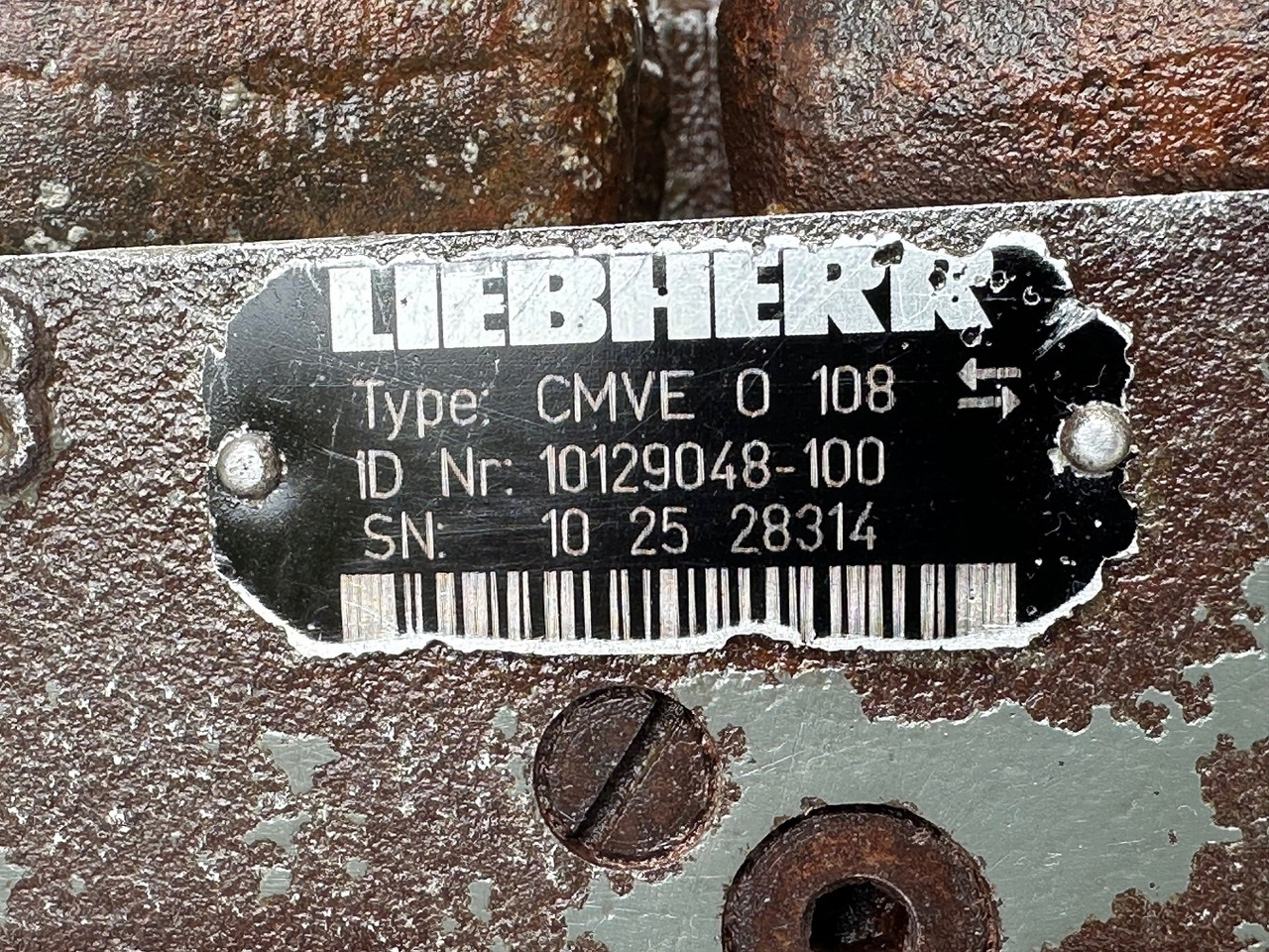 Hüdrauliline mootor - Ehitusmasinad Liebherr Hydraulikeinbaumotor CMVE O 108. ID-Nr.10118562 - ID-Nr.10132610 - ID-Nr.10129048. LOS1916, LOS916, LOS926, R906, R916, R918, R920, R922, R924, R926COMP, R926, R936. #28314#: pilt 13 Hüdrauliline mootor - Ehitusmasinad Liebherr Hydraulikeinbaumotor CMVE O 108. ID-Nr.10118562 - ID-Nr.10132610 - ID-Nr.10129048. LOS1916, LOS916, LOS926, R906, R916, R918, R920, R922, R924, R926COMP, R926, R936. #28314#: pilt 13