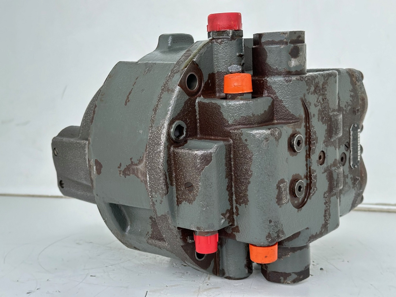 Hüdrauliline mootor - Ehitusmasinad Liebherr Hydraulikeinbaumotor CMVE O 108. ID-Nr.10118562 - ID-Nr.10132610 - ID-Nr.10129048. LOS1916, LOS916, LOS926, R906, R916, R918, R920, R922, R924, R926COMP, R926, R936. #28314#: pilt 7 Hüdrauliline mootor - Ehitusmasinad Liebherr Hydraulikeinbaumotor CMVE O 108. ID-Nr.10118562 - ID-Nr.10132610 - ID-Nr.10129048. LOS1916, LOS916, LOS926, R906, R916, R918, R920, R922, R924, R926COMP, R926, R936. #28314#: pilt 7