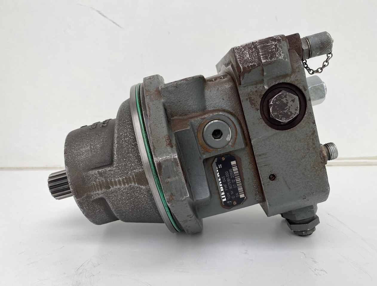 Liebherr Hydraulikeinbaumotor FMF045. ID-Nr.9075181 - ID-Nr.10125041. A309, A311, A312, A314, A316, A900, A904, A918, R313, R317, R900, R904. #22595# - Hüdrauliline mootor - Ehitusmasinad: pilt 1 Liebherr Hydraulikeinbaumotor FMF045. ID-Nr.9075181 - ID-Nr.10125041. A309, A311, A312, A314, A316, A900, A904, A918, R313, R317, R900, R904. #22595# - Hüdrauliline mootor - Ehitusmasinad: pilt 1