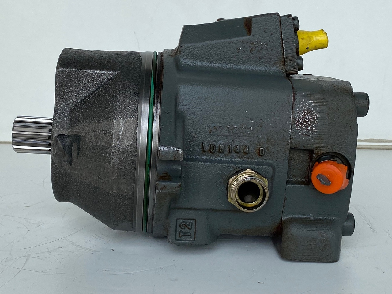 Liebherr Hydraulikeinbaumotor FMV075, ID-Nr.9073978. LOS914, LOS924, R902, R904, R912, R914, R922, R924, R924 COMP, R924 COMPA. #13038# - Hüdrauliline mootor - Lintekskavaator: pilt 4 Liebherr Hydraulikeinbaumotor FMV075, ID-Nr.9073978. LOS914, LOS924, R902, R904, R912, R914, R922, R924, R924 COMP, R924 COMPA. #13038# - Hüdrauliline mootor - Lintekskavaator: pilt 4