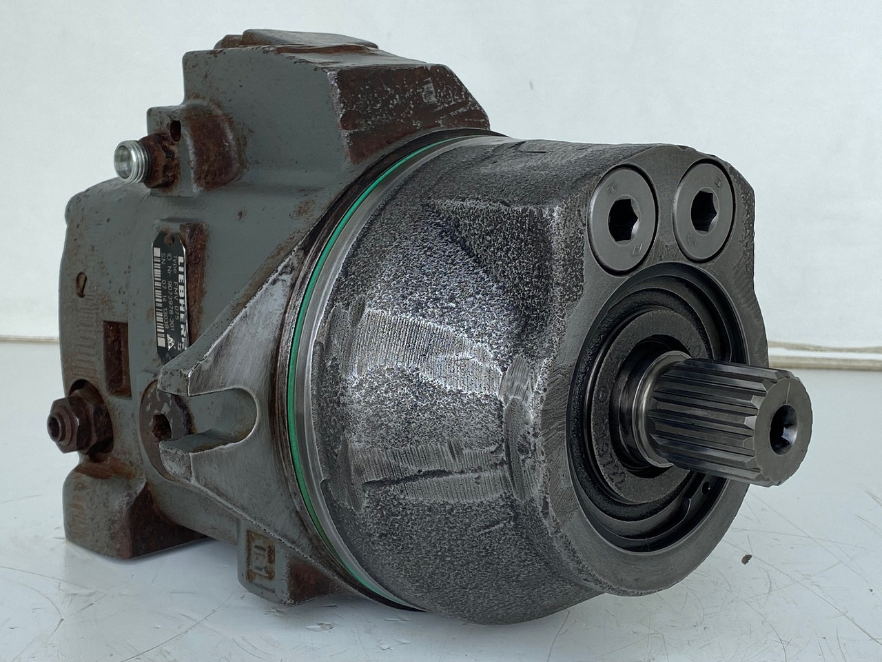 Liebherr Hydraulikeinbaumotor FMV075, ID-Nr.9073978. LOS914, LOS924, R902, R904, R912, R914, R922, R924, R924 COMP, R924 COMPA. #13038# - Hüdrauliline mootor - Lintekskavaator: pilt 2 Liebherr Hydraulikeinbaumotor FMV075, ID-Nr.9073978. LOS914, LOS924, R902, R904, R912, R914, R922, R924, R924 COMP, R924 COMPA. #13038# - Hüdrauliline mootor - Lintekskavaator: pilt 2