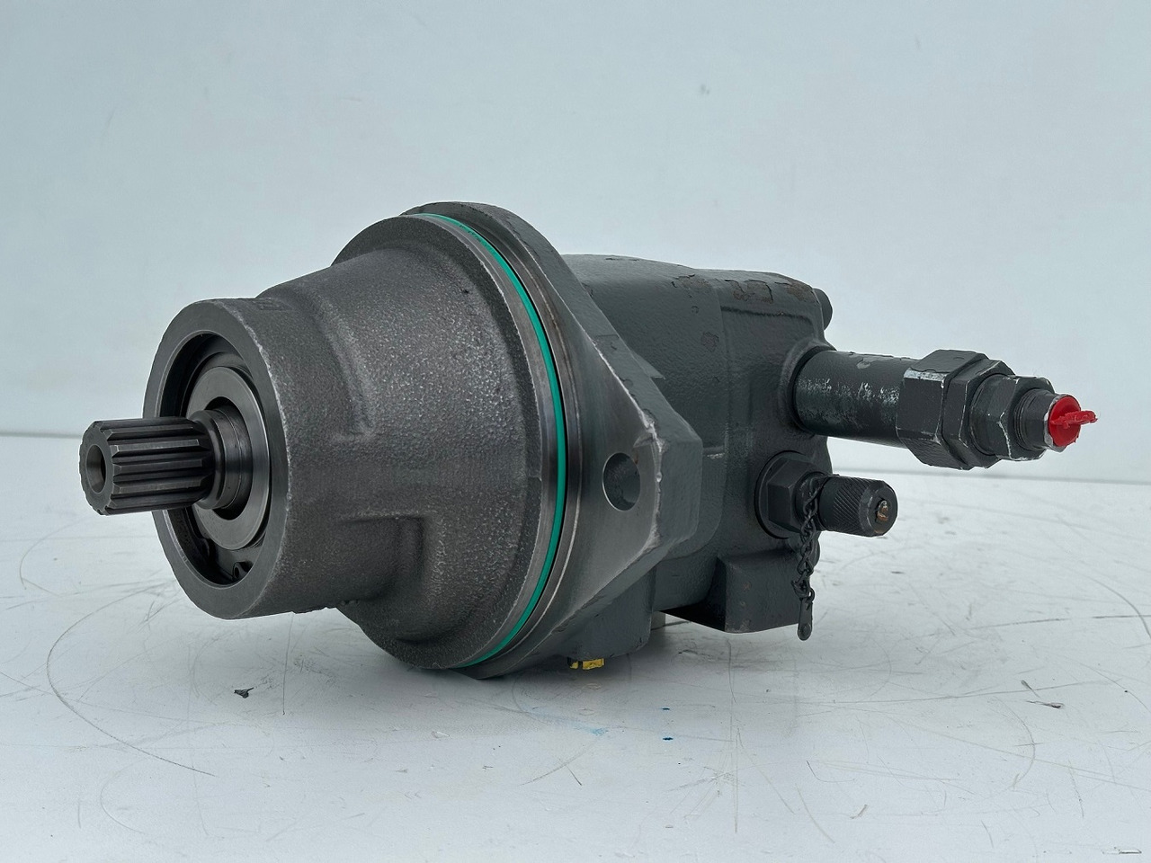 Liebherr Original Hydraulikeinbaumotor FMF045. ID-Nr.12464105. SAT250/287. LH18M, LH22C, LH22M, LH24M, LH26EC, LH26EM, LH26M. #12464105.0854# - Pöördemootor - Ehitusmasinad: pilt 4 Liebherr Original Hydraulikeinbaumotor FMF045. ID-Nr.12464105. SAT250/287. LH18M, LH22C, LH22M, LH24M, LH26EC, LH26EM, LH26M. #12464105.0854# - Pöördemootor - Ehitusmasinad: pilt 4