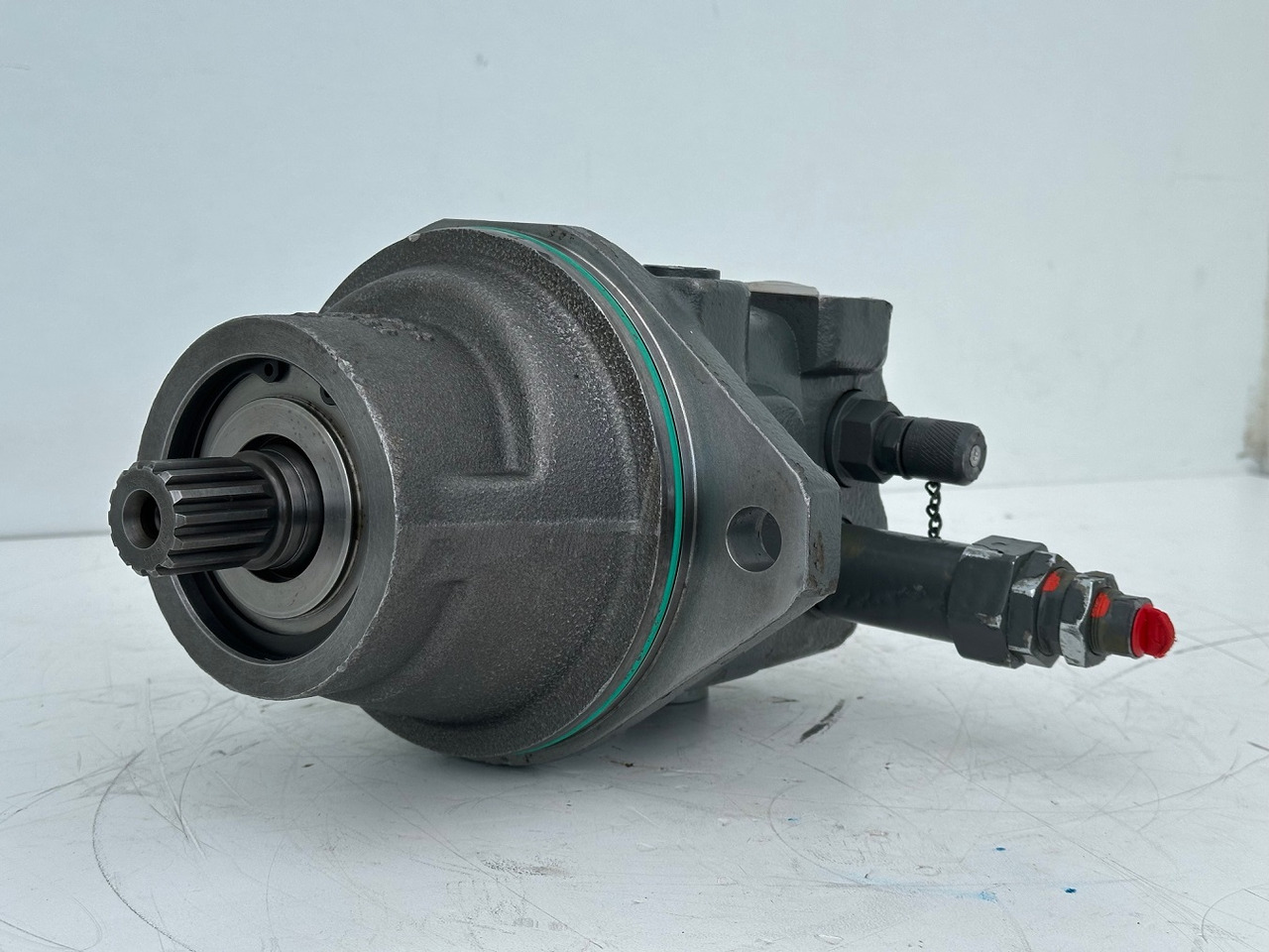 Liebherr Original Hydraulikeinbaumotor FMF045. ID-Nr.12464105. SAT250/287. LH18M, LH22C, LH22M, LH24M, LH26EC, LH26EM, LH26M. #12464105.0854# - Pöördemootor - Ehitusmasinad: pilt 2 Liebherr Original Hydraulikeinbaumotor FMF045. ID-Nr.12464105. SAT250/287. LH18M, LH22C, LH22M, LH24M, LH26EC, LH26EM, LH26M. #12464105.0854# - Pöördemootor - Ehitusmasinad: pilt 2