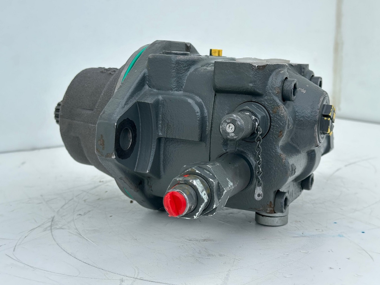 Liebherr Original Hydraulikeinbaumotor FMF045. ID-Nr.12464105. SAT250/287. LH18M, LH22C, LH22M, LH24M, LH26EC, LH26EM, LH26M. #12464105.0854# - Pöördemootor - Ehitusmasinad: pilt 5 Liebherr Original Hydraulikeinbaumotor FMF045. ID-Nr.12464105. SAT250/287. LH18M, LH22C, LH22M, LH24M, LH26EC, LH26EM, LH26M. #12464105.0854# - Pöördemootor - Ehitusmasinad: pilt 5