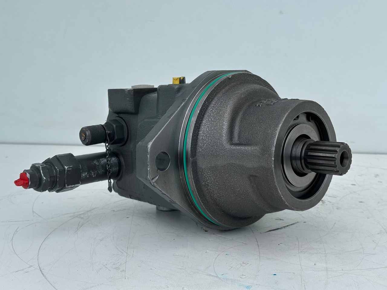 Liebherr Original Hydraulikeinbaumotor FMF045. ID-Nr.12464105. SAT250/287. LH18M, LH22C, LH22M, LH24M, LH26EC, LH26EM, LH26M. #12464105.0854# - Pöördemootor - Ehitusmasinad: pilt 1 Liebherr Original Hydraulikeinbaumotor FMF045. ID-Nr.12464105. SAT250/287. LH18M, LH22C, LH22M, LH24M, LH26EC, LH26EM, LH26M. #12464105.0854# - Pöördemootor - Ehitusmasinad: pilt 1