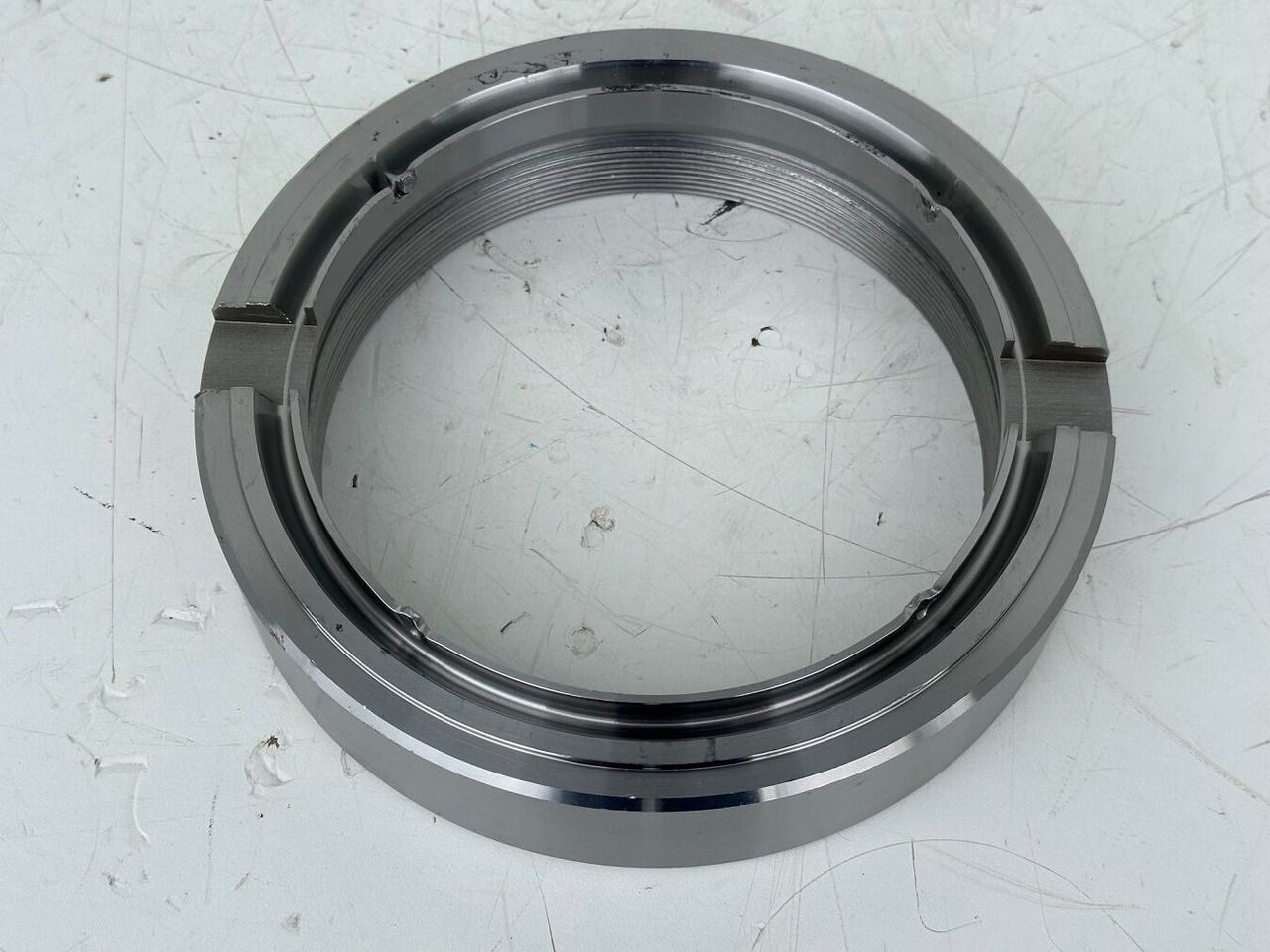 Liebherr Original Nutmutter ID-Nr.9443117 - ID-Nr.944311703. LH110,A974,LOS974,P974,P976,R974,R976,R980,P994,P995,R944,R995. #944311703.31.07# - Pöördemootor - Ehitusmasinad: pilt 1 Liebherr Original Nutmutter ID-Nr.9443117 - ID-Nr.944311703. LH110,A974,LOS974,P974,P976,R974,R976,R980,P994,P995,R944,R995. #944311703.31.07# - Pöördemootor - Ehitusmasinad: pilt 1