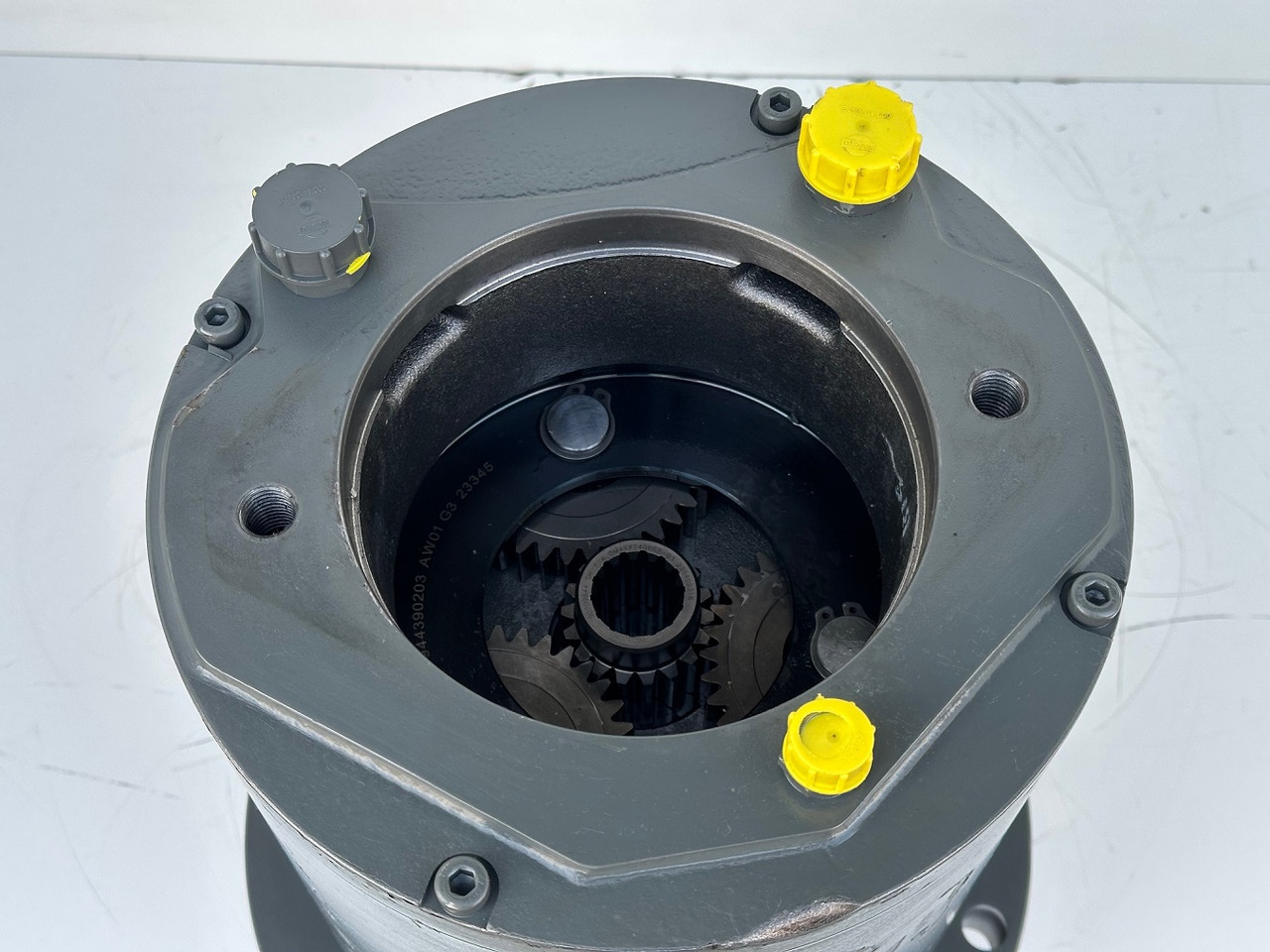 Liebherr Original Schwenkantrieb SAT250/278. ID-Nr.90017772-ID-Nr.90017774-ID-Nr.90209641. A913COMP,A914,A914COMP,A916,A918,A920,A922RAIL,A924RAIL,LH22,LH24,LH26,LH26,R914,R918,R920. #90209641.20308# - Pöördemootor - Ehitusmasinad: pilt 5 Liebherr Original Schwenkantrieb SAT250/278. ID-Nr.90017772-ID-Nr.90017774-ID-Nr.90209641. A913COMP,A914,A914COMP,A916,A918,A920,A922RAIL,A924RAIL,LH22,LH24,LH26,LH26,R914,R918,R920. #90209641.20308# - Pöördemootor - Ehitusmasinad: pilt 5
