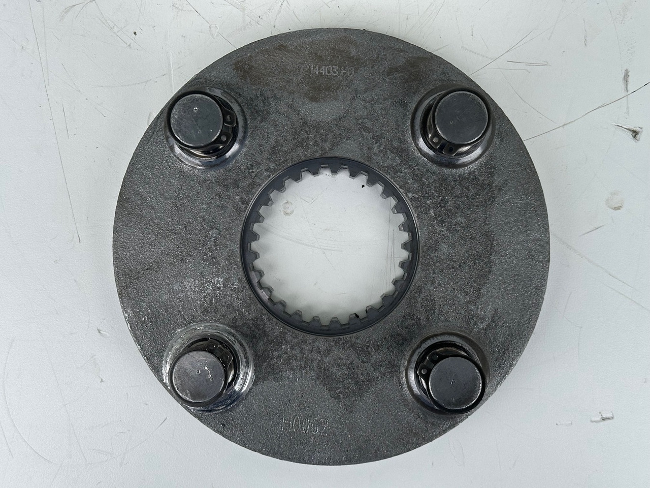 Liebherr Planetenträger ID-Nr.90214403. SAT275A290. R922 LC-1486. R924 LC-1487. #90214403.HO.925# - Pöördemootor - Ehitusmasinad: pilt 3 Liebherr Planetenträger ID-Nr.90214403. SAT275A290. R922 LC-1486. R924 LC-1487. #90214403.HO.925# - Pöördemootor - Ehitusmasinad: pilt 3