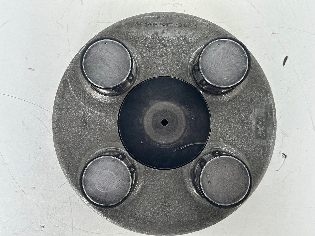 Liebherr Planetenträger ID-Nr.944306303 - ID-Nr.9443063. A924, A934, LH30, LH35, R906, R916, R922, R924, R926, R932, R934, R944. #k9079# - Käigukast - Ehitusmasinad: pilt 3 Liebherr Planetenträger ID-Nr.944306303 - ID-Nr.9443063. A924, A934, LH30, LH35, R906, R916, R922, R924, R926, R932, R934, R944. #k9079# - Käigukast - Ehitusmasinad: pilt 3