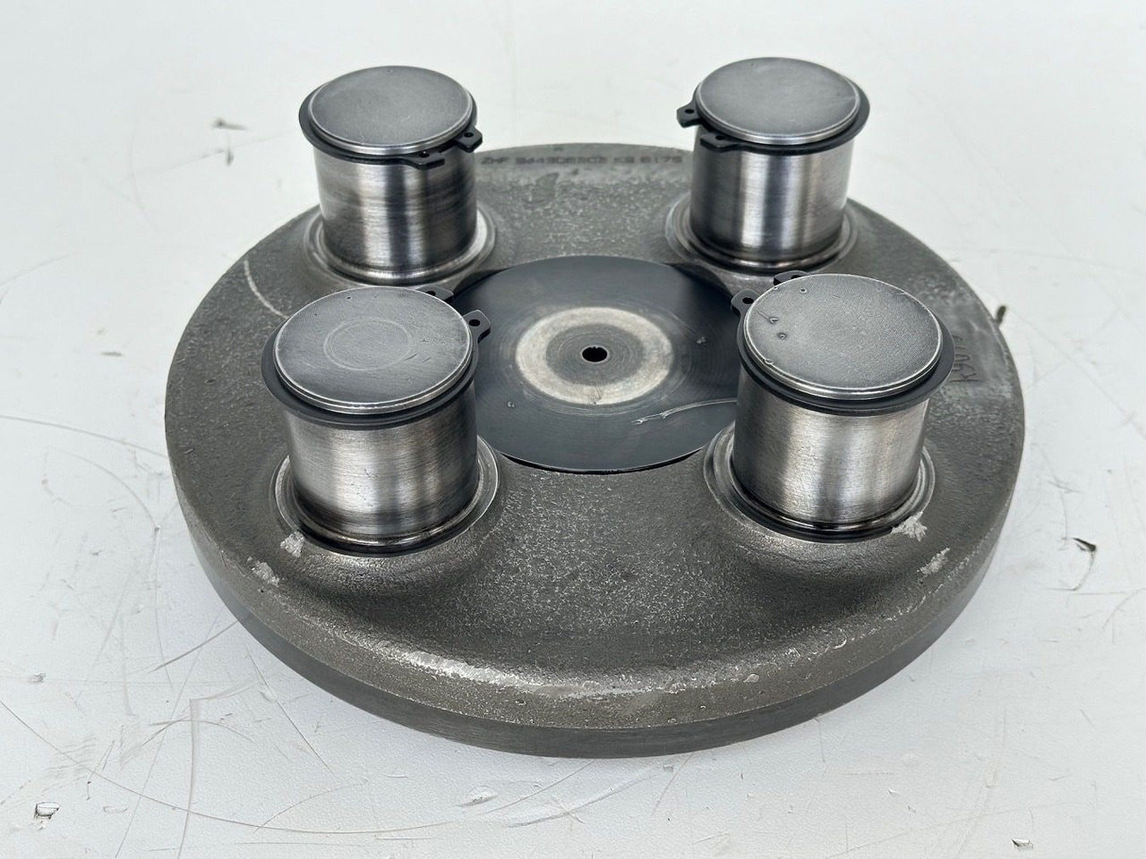 Liebherr Planetenträger ID-Nr.944306303 - ID-Nr.9443063. A924, A934, LH30, LH35, R906, R916, R922, R924, R926, R932, R934, R944. #k9079# - Käigukast - Ehitusmasinad: pilt 2 Liebherr Planetenträger ID-Nr.944306303 - ID-Nr.9443063. A924, A934, LH30, LH35, R906, R916, R922, R924, R926, R932, R934, R944. #k9079# - Käigukast - Ehitusmasinad: pilt 2