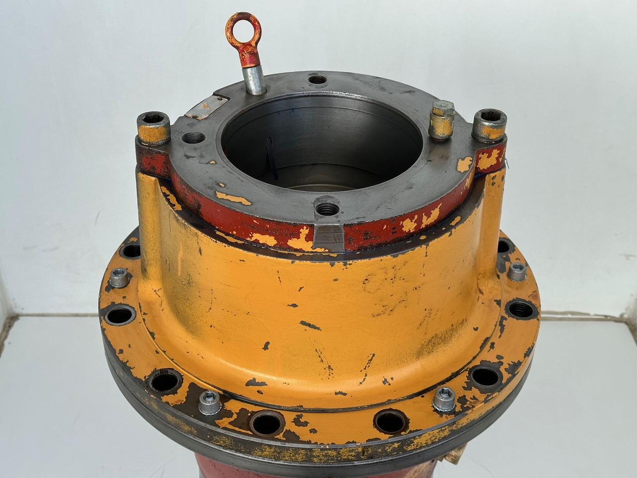 Liebherr Schwenkantrieb SAT300/213. ID-Nr.9443070. A900 C, A944 B, E942, LOS942, LOS944, P942 E, P944, R942, R944 B. #STM.0663# - Pöördemootor - Ekskavaator: pilt 4 Liebherr Schwenkantrieb SAT300/213. ID-Nr.9443070. A900 C, A944 B, E942, LOS942, LOS944, P942 E, P944, R942, R944 B. #STM.0663# - Pöördemootor - Ekskavaator: pilt 4