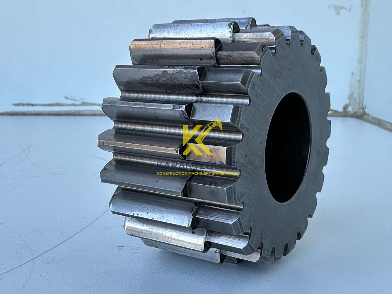 Liebherr Sonnenrad ID-Nr.90002821. FAT400P112, FAT400P130, FAT400P139. R926, R928, R930, R934, R936, R938, R940, R944, R946, R950 T. #90002821.06.08.01# - Veomootor - Ekskavaator: pilt 1 Liebherr Sonnenrad ID-Nr.90002821. FAT400P112, FAT400P130, FAT400P139. R926, R928, R930, R934, R936, R938, R940, R944, R946, R950 T. #90002821.06.08.01# - Veomootor - Ekskavaator: pilt 1