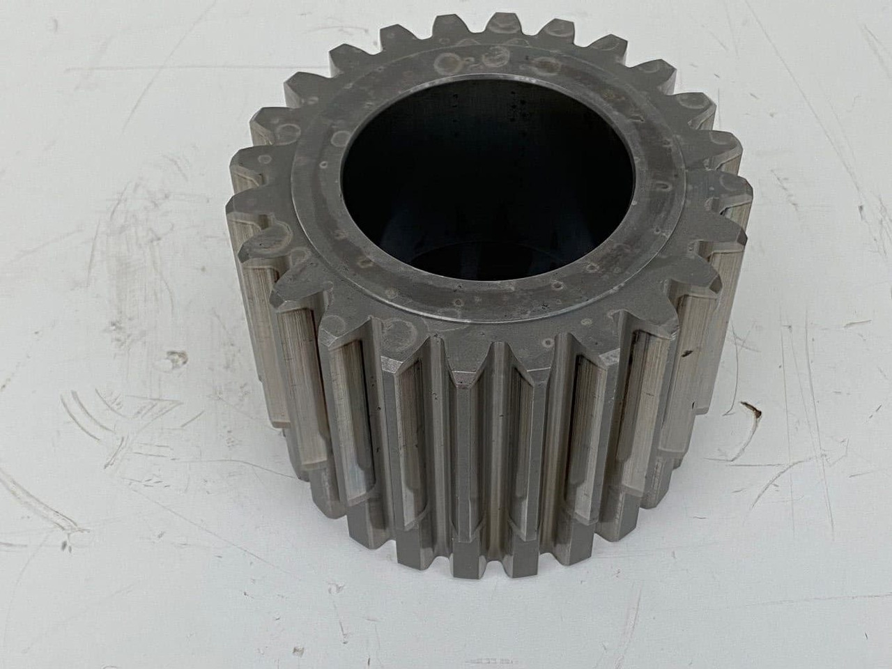 Liebherr Sonnenrad ID-Nr.90008842. FAT450P089, FAT450P091, FAT450P123, FAT450P135. - Veomootor - Lintekskavaator: pilt 3 Liebherr Sonnenrad ID-Nr.90008842. FAT450P089, FAT450P091, FAT450P123, FAT450P135. - Veomootor - Lintekskavaator: pilt 3