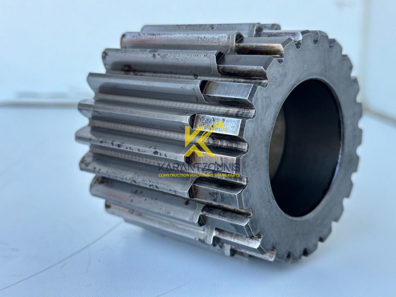 Liebherr Sonnenrad ID-Nr.90016258. FAT400P112,FAT400P130,FAT400P139,LOS1936,LOS926,R926,R928,R930,R934,R936,R938,R940,R944,R946,R950T. #90016258.06.08# - Veomootor - Lintekskavaator: pilt 1 Liebherr Sonnenrad ID-Nr.90016258. FAT400P112,FAT400P130,FAT400P139,LOS1936,LOS926,R926,R928,R930,R934,R936,R938,R940,R944,R946,R950T. #90016258.06.08# - Veomootor - Lintekskavaator: pilt 1