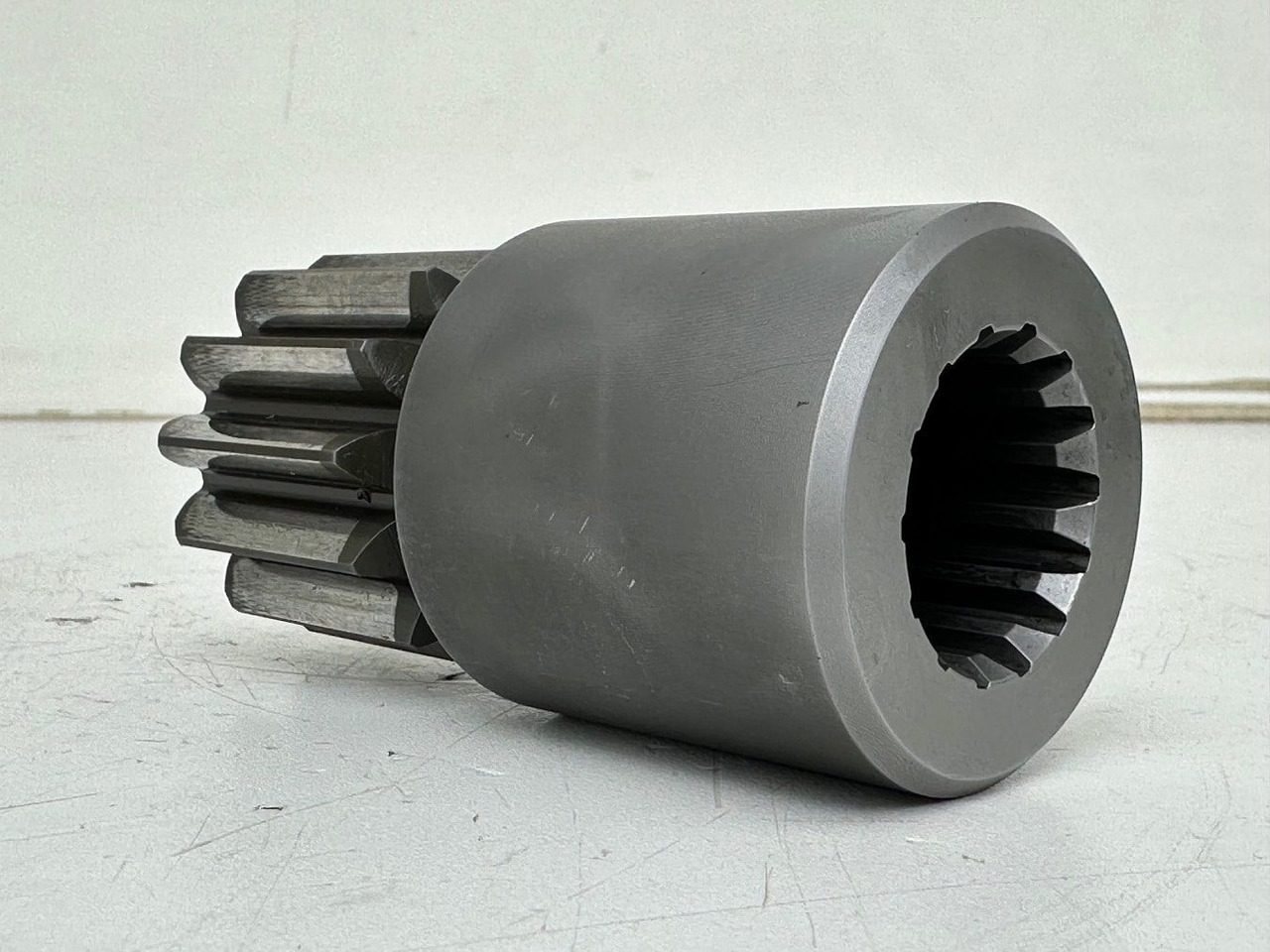 Liebherr Sonnenrad ID-Nr.90208705. SAT300/282. LH40 C LH40 CP, LH40 M, LH40MP, LH50 CHR, LH50 CHRP, LH50 M, LH50 MHR, LH50 MHRP, LH50MT. #SO.1349# - Pöördemootor - Ehitusmasinad: pilt 2 Liebherr Sonnenrad ID-Nr.90208705. SAT300/282. LH40 C LH40 CP, LH40 M, LH40MP, LH50 CHR, LH50 CHRP, LH50 M, LH50 MHR, LH50 MHRP, LH50MT. #SO.1349# - Pöördemootor - Ehitusmasinad: pilt 2