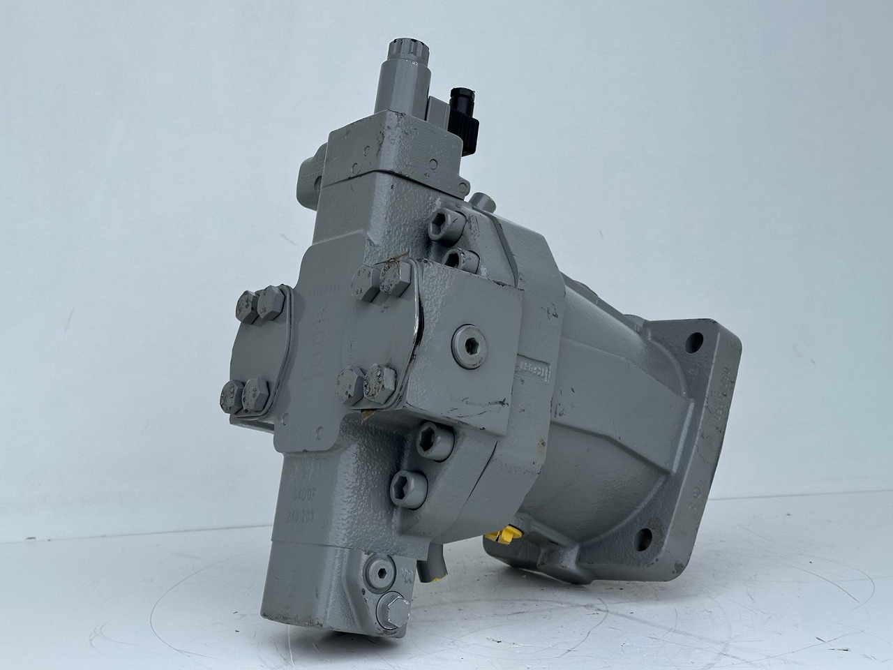 Liebherr Verstellmotor ID-Nr.510240108 - Hydromatik Rexroth Axialkolben-Verstellmotor Typ:A6VM140EP2D/63W-VZB017HB. #24338069# - Hüdrauliline mootor - Roomikkraana: pilt 5 Liebherr Verstellmotor ID-Nr.510240108 - Hydromatik Rexroth Axialkolben-Verstellmotor Typ:A6VM140EP2D/63W-VZB017HB. #24338069# - Hüdrauliline mootor - Roomikkraana: pilt 5