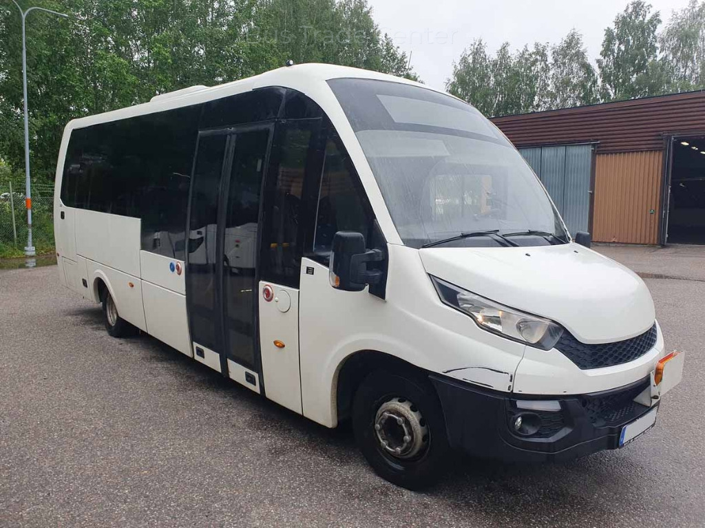 IVECO Rosero FIRST - Väikebuss, Mikrobuss: pilt 1 IVECO Rosero FIRST - Väikebuss, Mikrobuss: pilt 1