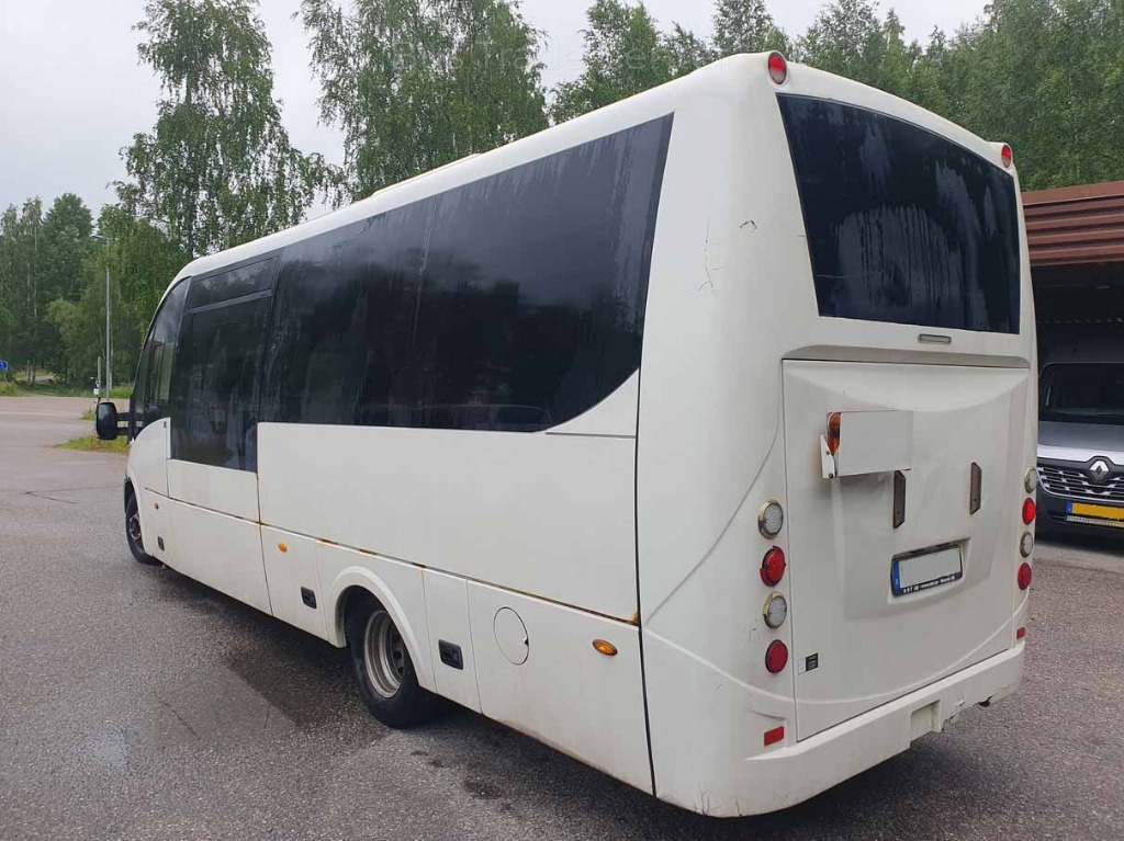 IVECO Rosero FIRST - Väikebuss, Mikrobuss: pilt 3 IVECO Rosero FIRST - Väikebuss, Mikrobuss: pilt 3
