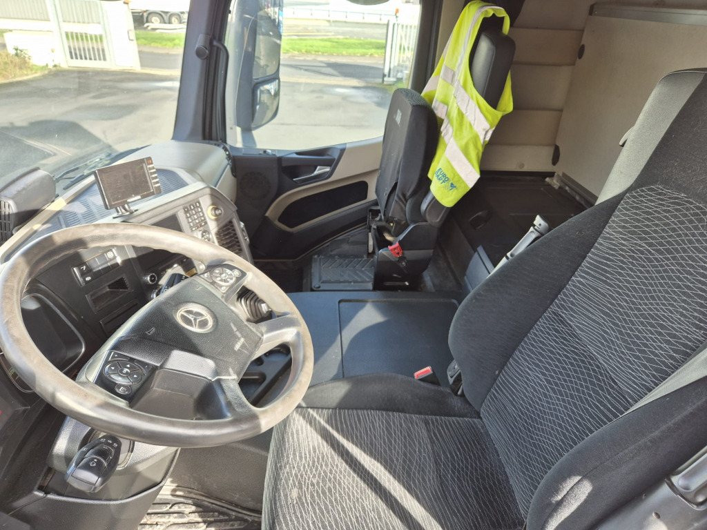 Mercedes Benz 1846 Actros (Nr. 5883) - Tsisternauto: pilt 2 Mercedes Benz 1846 Actros (Nr. 5883) - Tsisternauto: pilt 2