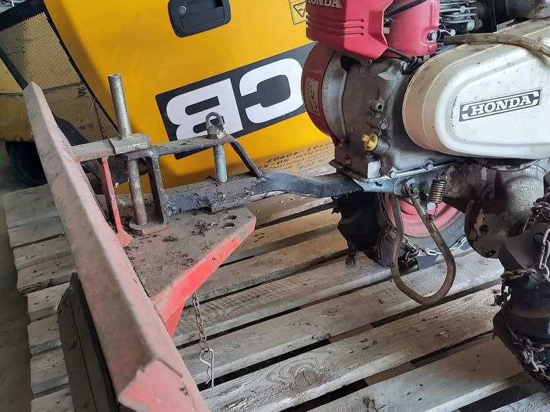 Tielbürger Schneeschieber mit Honda-Motor - Kommunaal-/ Erisõiduk: pilt 2 Tielbürger Schneeschieber mit Honda-Motor - Kommunaal-/ Erisõiduk: pilt 2