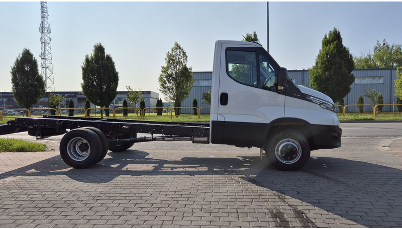 Iveco Daily 70C18 - nowe! - Kabiinišassiiga veoauto: pilt 4 Iveco Daily 70C18 - nowe! - Kabiinišassiiga veoauto: pilt 4