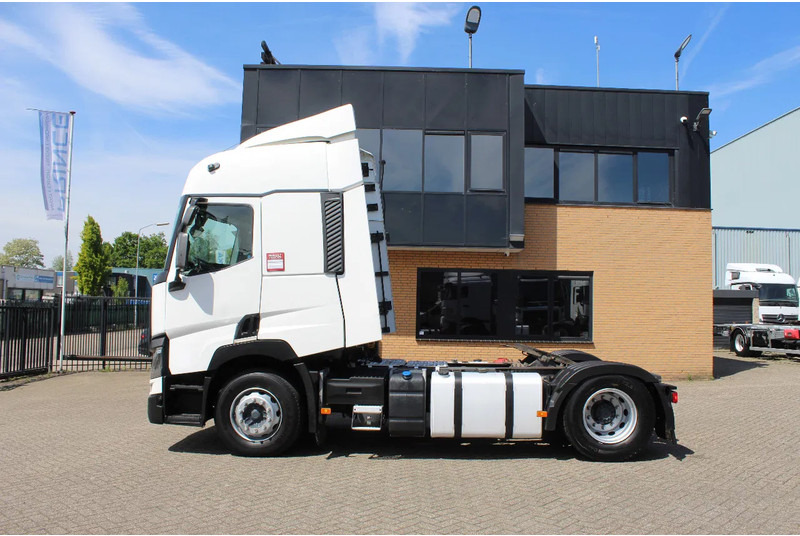 Renault T460 * RETARDER * 2 TANK * 4x2 * - Sadulveok: pilt 2 Renault T460 * RETARDER * 2 TANK * 4x2 * - Sadulveok: pilt 2