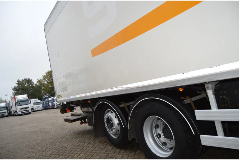Külmutiga veoauto Volvo FM 370 * EURO5 * CARRIER SUPRA 950 SILENT * 6X2 *: pilt 9