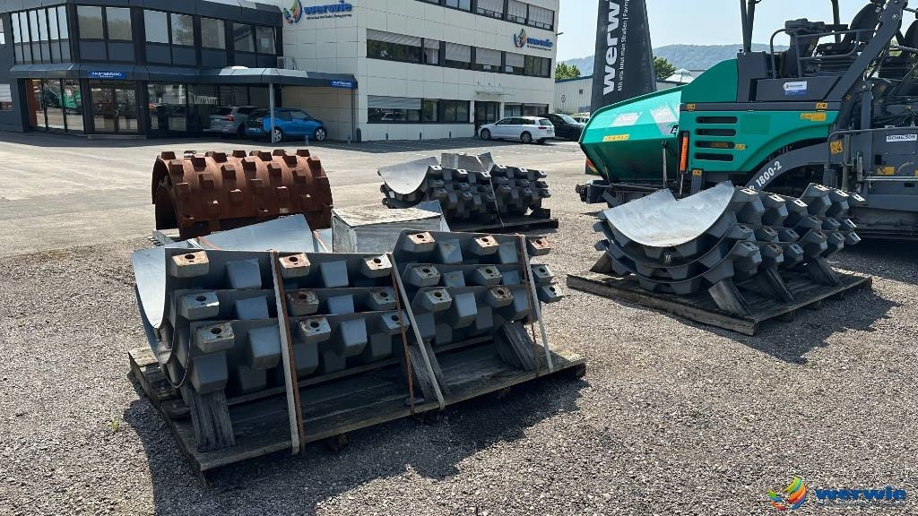 Hamm HAMM + VOLVO Stampffußschalen - Varuosa - Rullija: pilt 1 Hamm HAMM + VOLVO Stampffußschalen - Varuosa - Rullija: pilt 1